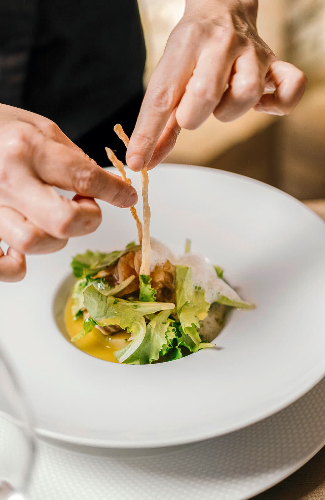 Preparazione di un antipasto di pesce